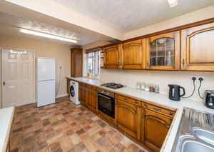 Breakfast Kitchen- click for photo gallery